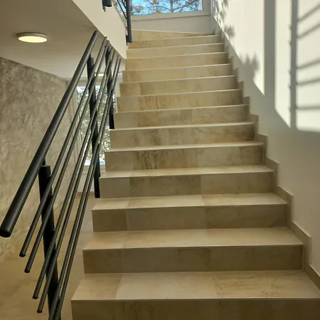 Lägenhet Kota 992 *